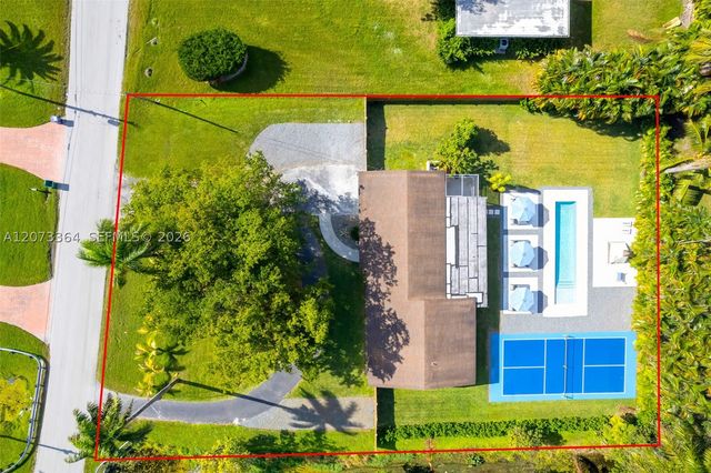 535 N Biscayne River Dr, Miami, FL 33169