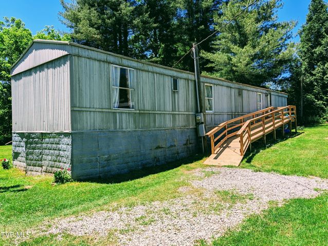 10223 Tacoma School Road, Coeburn, VA 24230