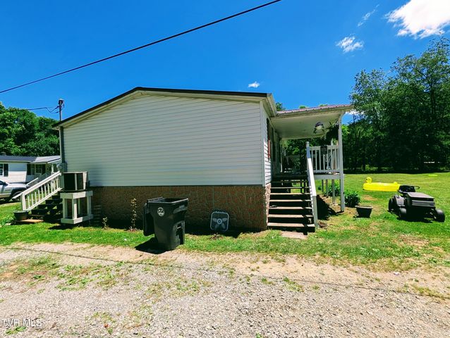 10223 Tacoma School Road, Coeburn, VA 24230