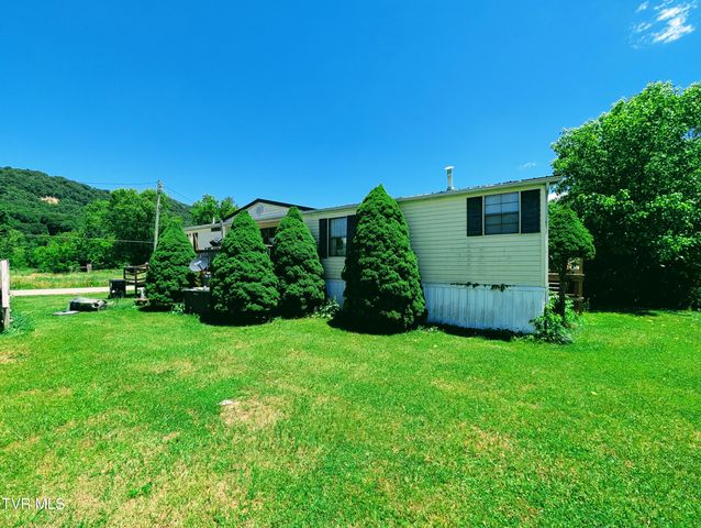 10223 Tacoma School Road, Coeburn, VA 24230