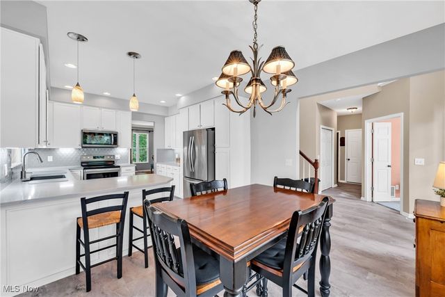 693 Coronado Circle, Avon Lake, OH 44012