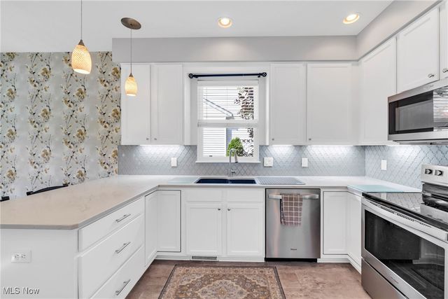 693 Coronado Circle, Avon Lake, OH 44012