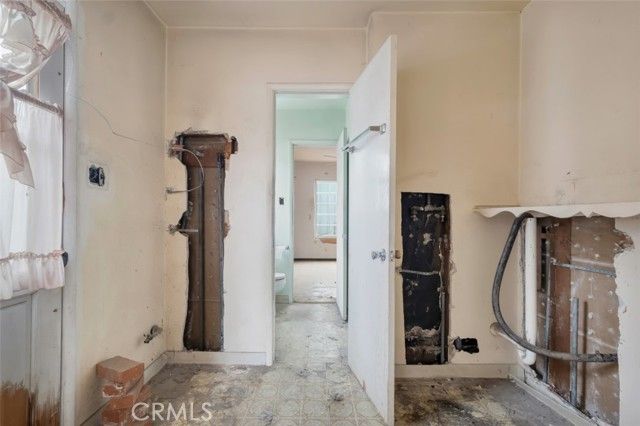 9949 Noble Avenue, San Fernando, CA 91345