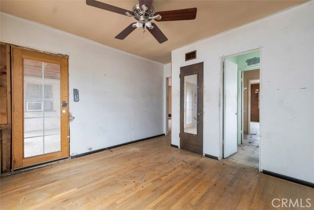 9949 Noble Avenue, San Fernando, CA 91345