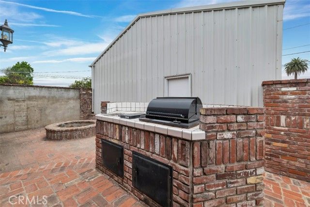 9949 Noble Avenue, San Fernando, CA 91345