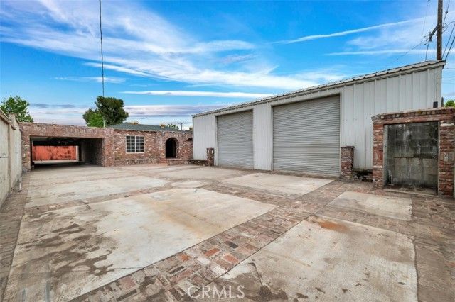 9949 Noble Avenue, San Fernando, CA 91345