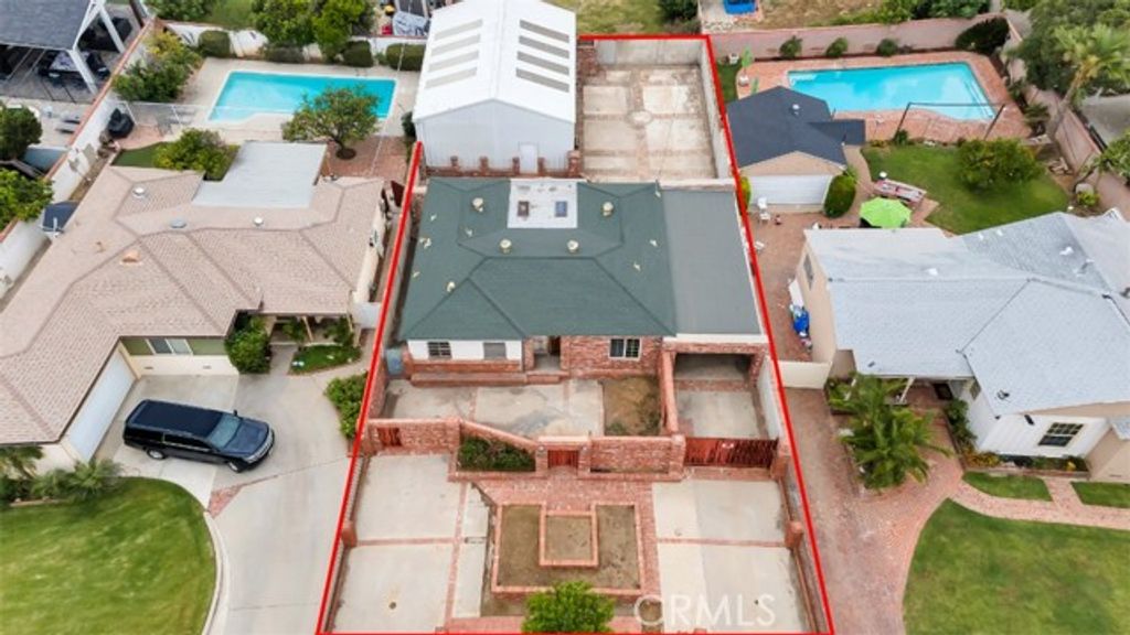 9949 Noble Avenue, San Fernando, CA 91345