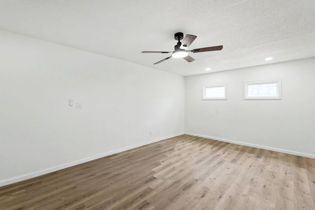 721 W 5th St, Newton, KS 67114