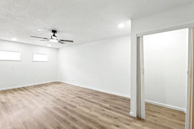 721 W 5th St, Newton, KS 67114