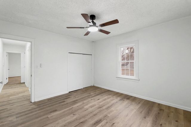 721 W 5th St, Newton, KS 67114