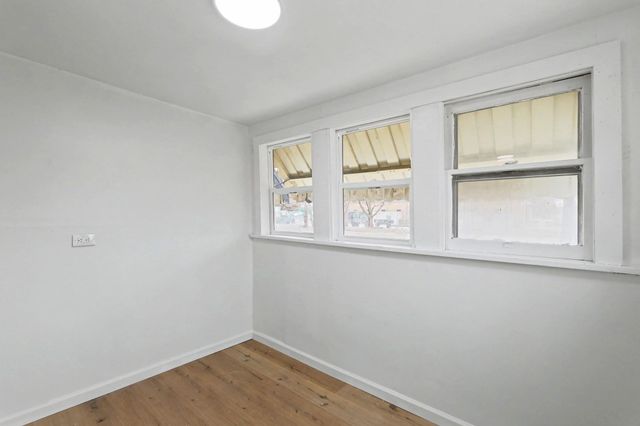 721 W 5th St, Newton, KS 67114