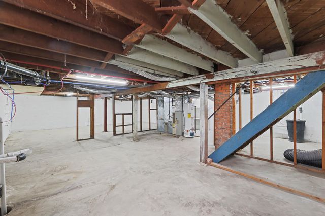 721 W 5th St, Newton, KS 67114