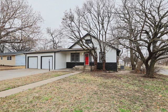 721 W 5th St, Newton, KS 67114