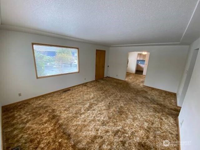 305 138th Street E, Tacoma, WA 98445