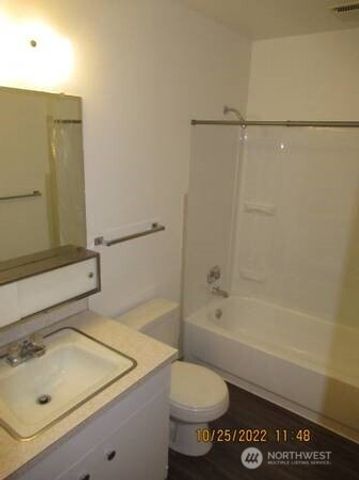 305 138th Street E, Tacoma, WA 98445