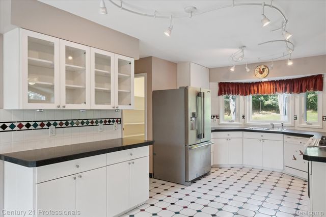 46328 N Northvalley Drive, Northville, MI 48167