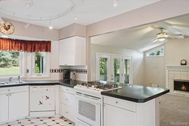 46328 N Northvalley Drive, Northville, MI 48167