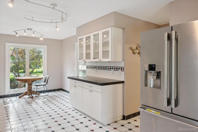 46328 N Northvalley Drive, Northville, MI 48167