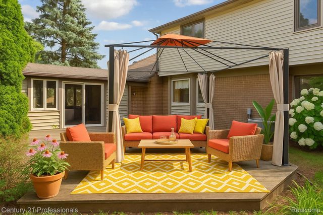 46328 N Northvalley Drive, Northville, MI 48167