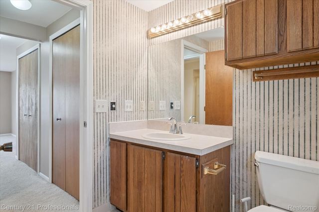 46328 N Northvalley Drive, Northville, MI 48167