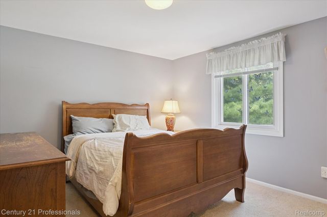 46328 N Northvalley Drive, Northville, MI 48167