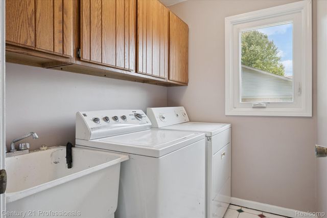 46328 N Northvalley Drive, Northville, MI 48167