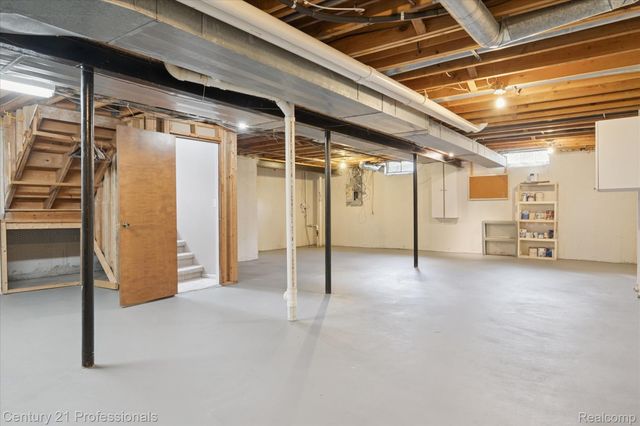 46328 N Northvalley Drive, Northville, MI 48167