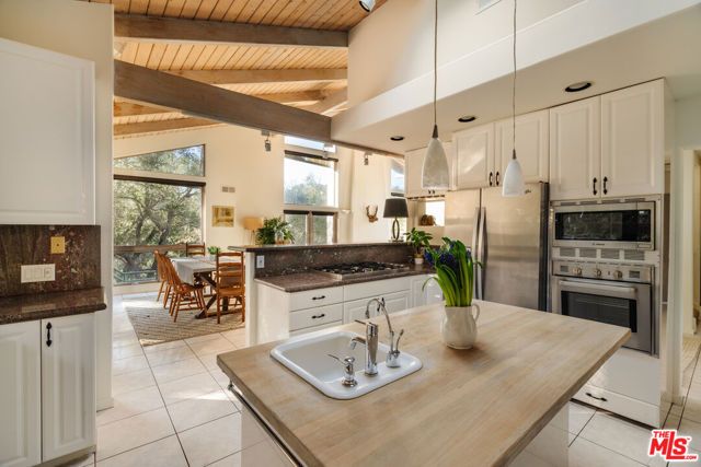 229 Muerdago Road, Topanga (los Angeles), CA 90290