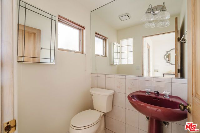229 Muerdago Road, Topanga (los Angeles), CA 90290