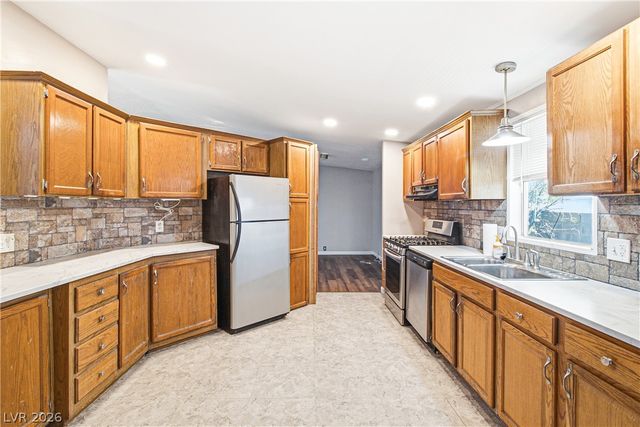 6016 Great Smoky Avenue, Las Vegas, NV 89156
