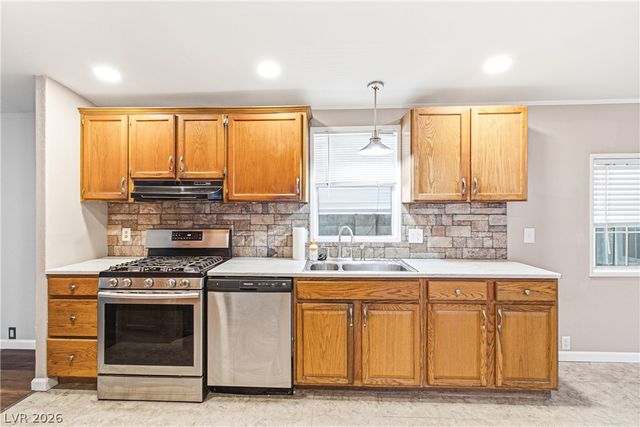 6016 Great Smoky Avenue, Las Vegas, NV 89156