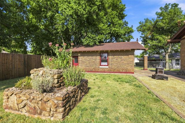 701 Pecan Street, Honey Grove, TX 75446