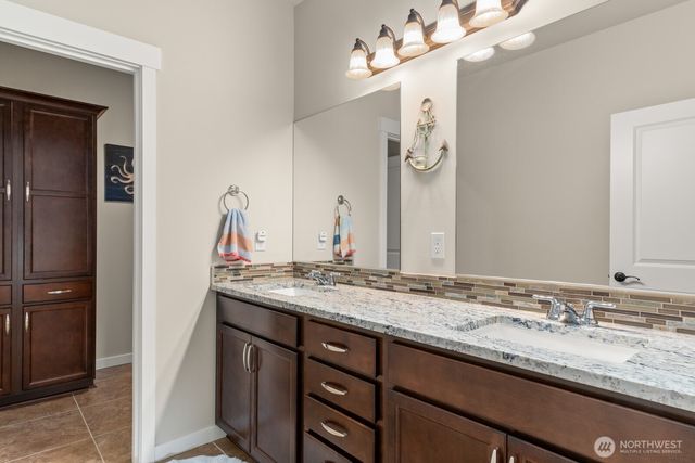 10916 Bay Meadows Lane, Burlington, WA 98233