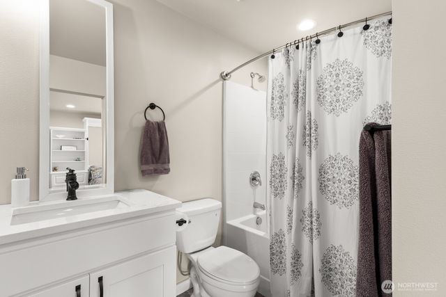 10916 Bay Meadows Lane, Burlington, WA 98233