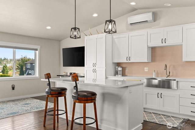 10916 Bay Meadows Lane, Burlington, WA 98233