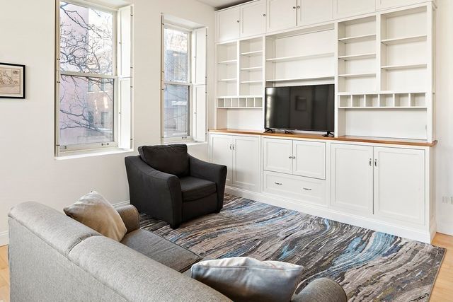 1 Garden St 4, Boston, MA 02114