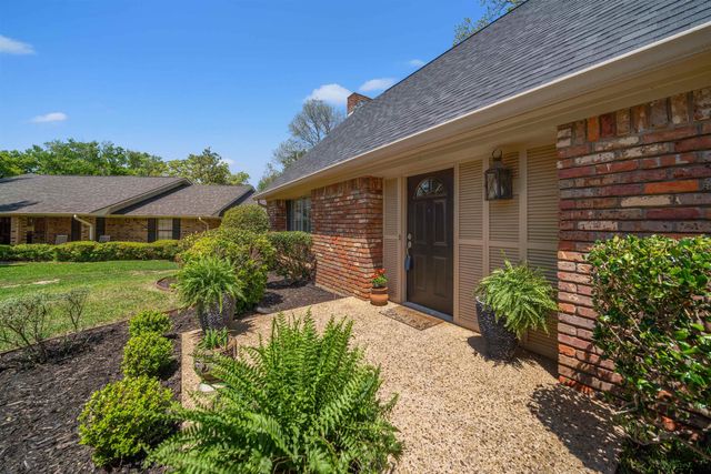 2110 Macbeth, Tyler, TX 75703