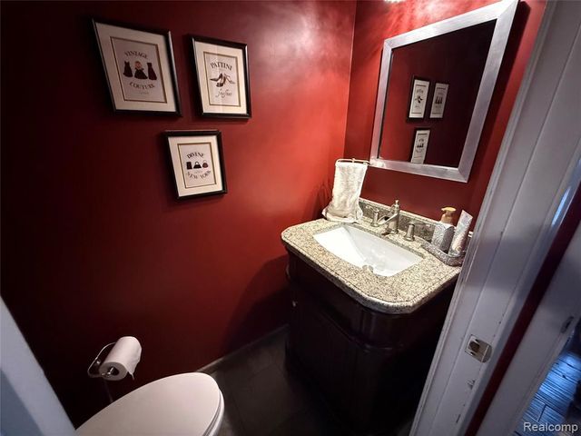 1645 Blairmoor Court, Grosse Pointe Woods, MI 48236