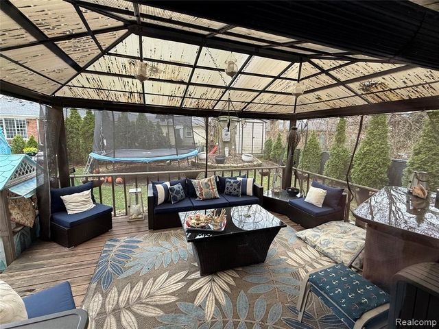 1645 Blairmoor Court, Grosse Pointe Woods, MI 48236