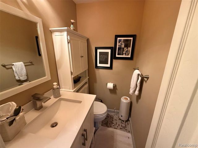 1645 Blairmoor Court, Grosse Pointe Woods, MI 48236