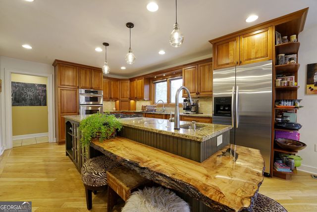 2150 Wenlok Trail NE, Marietta, GA 30066