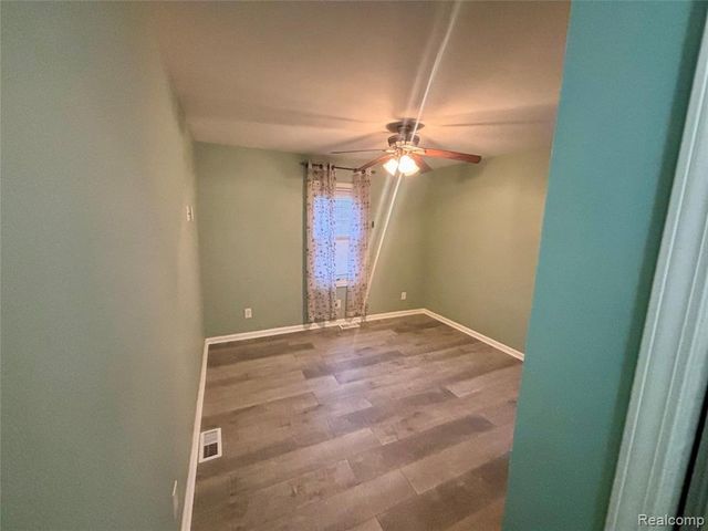 11216 Cape Cod Street, Taylor, MI 48180