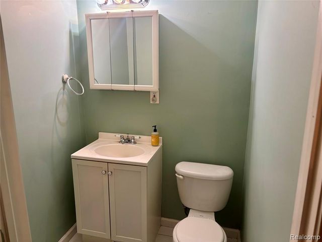 11216 Cape Cod Street, Taylor, MI 48180