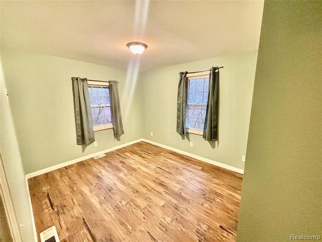 11216 Cape Cod Street, Taylor, MI 48180