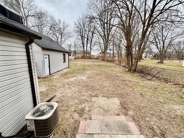 11216 Cape Cod Street, Taylor, MI 48180