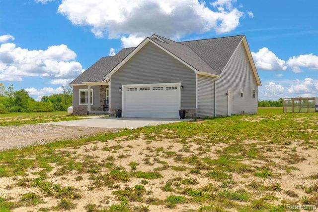 7600 Church Road, Imlay City, MI 48444