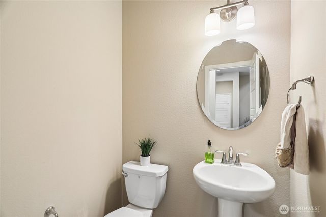 35816 2nd Avenue SW, Federal Way, WA 98023