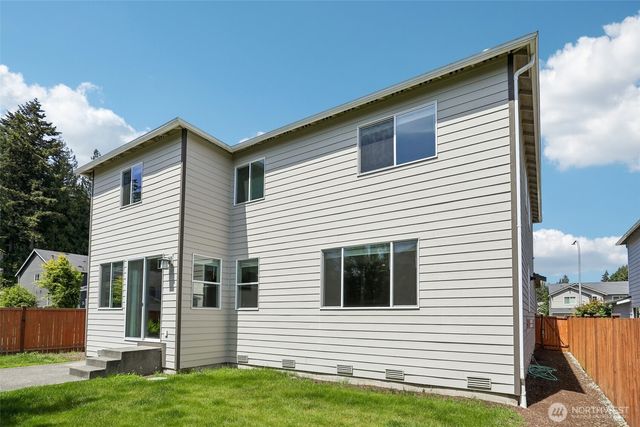 35816 2nd Avenue SW, Federal Way, WA 98023