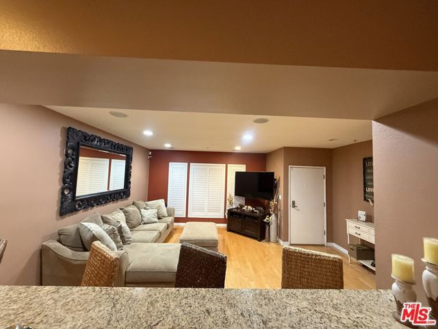 12078 S Broadway, Los Angeles, CA 90061