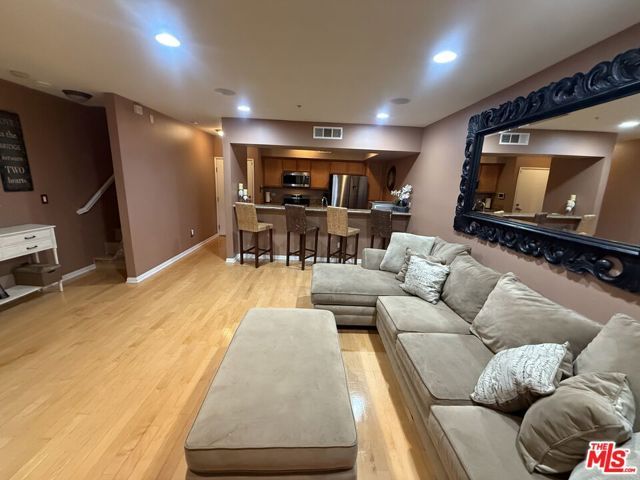 12078 S Broadway, Los Angeles, CA 90061